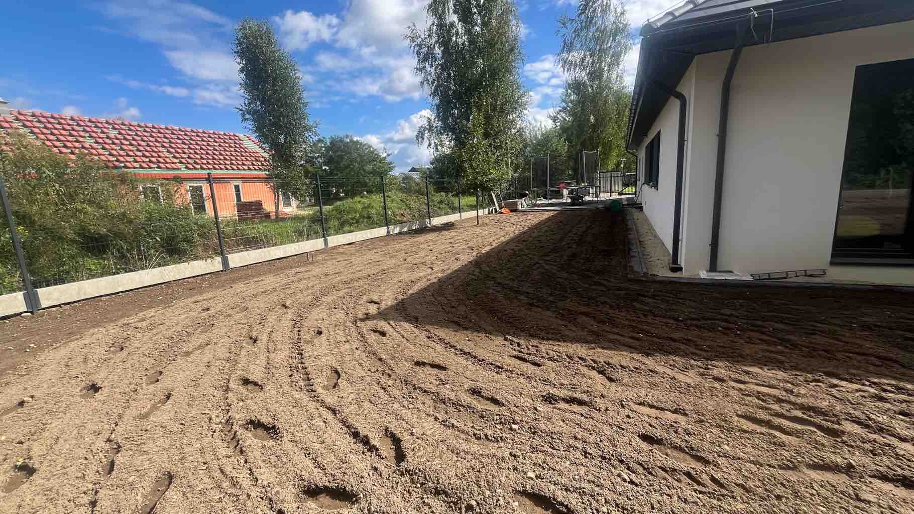 Założenie trawnika Wrocław, ul.Groszkowa